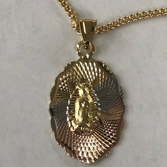 Virgin de Guadalupe Gold Plated Beautiful Necklace - Picture 3 of 5